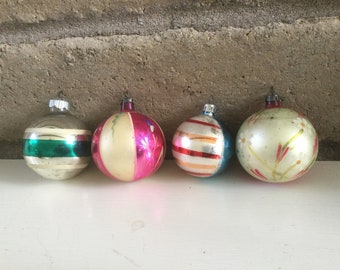 Retro 1960s Shabby Christmas Ornament Set