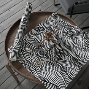 Papel de regalo con motivos náuticos, papel de regalo único, papel de regalo navideño imprescindible, rollo de papel de regalo, imprescindible para las fiestas.