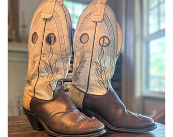 Vintage 70-tals Olathe-stövel Cowboy Herr 10D Tillverkad i Kansas USA Tvåfärgad krämbrun