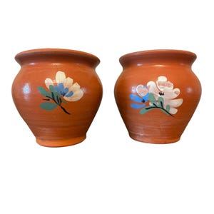 Cerámica folclórica rusa vintage de los años 90: juego de 2 macetas/jardineras pequeñas de terracota pintadas a mano con detalles florales - Estilo cottagecore eslavo