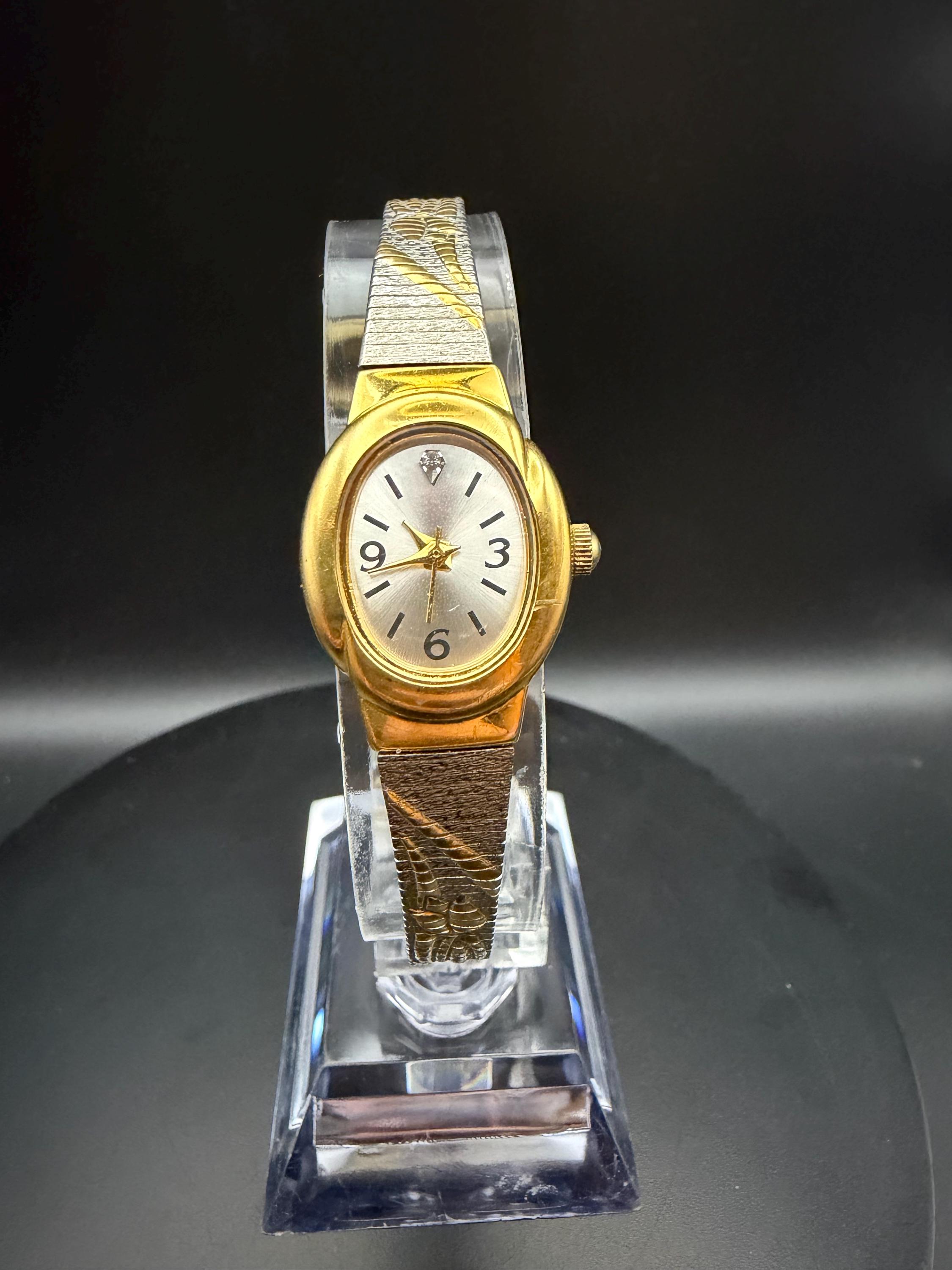 Avon Quartz Watch - Etsy display picture 2