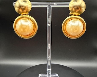 Vintage Erwin Pearl Faux Pearl Gold Tone Clip On Earrings