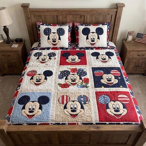 Juego de ropa de cama con edredón estilo americano de Mickey Mouse, edredón de retazos con estrellas y rayas patrióticas para habitación infantil, regalo de decoración Disney en rojo, blanco y azul