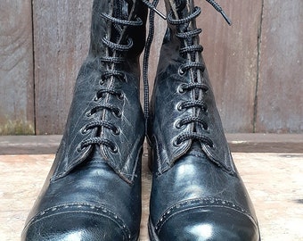 Childrens original Victorian/Edwardian lace up boots.