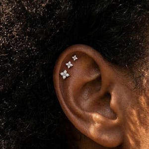 Minimalist Moissanite Flower Cartilage Earring Trio・Sparkling Tiny Clover Silver Stud Pack・Timeless Chic Stacking Jewelry・ Friendship Gift