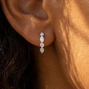 Delikat Marquise & Rund Moissanit-Örhänge · 925 Sterling Silver Blandat Slipat Huggie · Glittrande Vertikala Stenörhänge · Söt Gåva till Henne