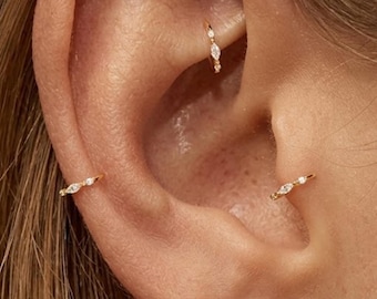 Pendientes de aro Marquise Two Round CZ Click Huggie Hoop・Pendientes de cartílago Hélix de plata de ley 925 chapados en oro de 18k, calibre 16・Joyería minimalista y delicada・Regalo para ella