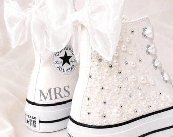 Converse personalizzate per la sposa / Sneakers da matrimonio personalizzate / Scarpe da sposa con perle / Scarpe basse per ricevimento / Sneakers Mrs