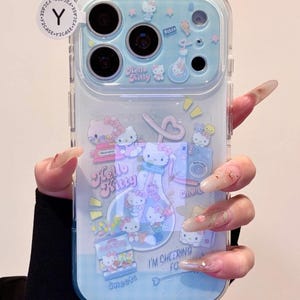 Capa Kawaii Hello Kitty Hibisco de Verão com Pingente de Miçangas, Capa Rosa Tropical com Glitter Y2K para iPhone 17 16 15 14 13 Pro Max, Estética Coquette