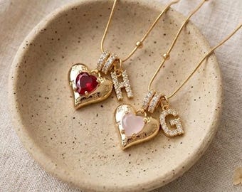 Personalisierte Herz Halskette, Gold Buchstabe Anhänger, Rote oder Rosa Edelstein, Fairycore Schmuck