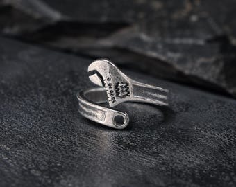 Vintage Schraubenschlüssel Ring, Distressed Mechanisches Band, Einstellbares Silber, Industrieller Punk Schmuck