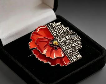 Spilla commemorativa di alta qualità con papavero rosso realistico e versetto commemorativo completo – Senza nichel, confezionata in una scatola regalo per il Giorno dei Veterani.