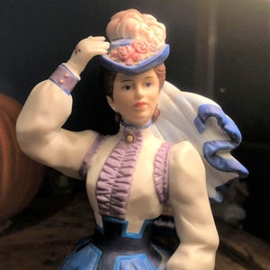 1996 Avon Mrs Albee Porcelain Figurine