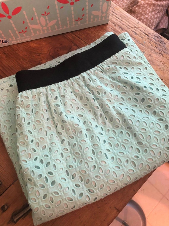 Aqua Teal Mint Eyelet Skirt Black Trim Side Zippe… - image 4