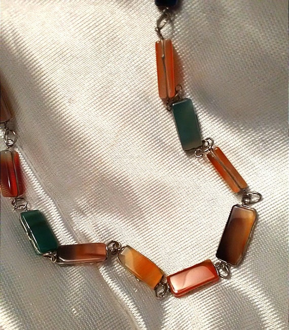 Rectangular Thin Gemstone Necklace 1970's Green Or