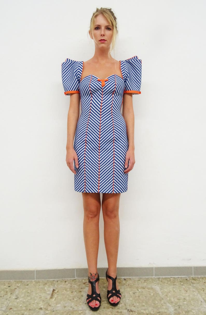 La Marine Puffy Monkey eyecatching bolero jacket with puff sleeves in blue-white zig zag patterned fabric