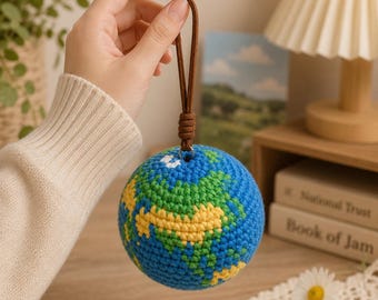 Amigurumi global de ganchillo hecho a mano para colgar en el coche, adorno para bolso con forma de globo terráqueo, regalo para amantes del planeta, regalos para el Día de la Tierra.