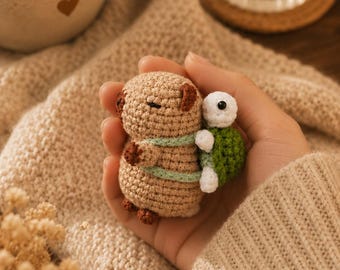 Capibara con mochila de tortuga de ganchillo para colgar en el coche, lindo accesorio de amigurumi hecho a mano, regalo de animales para él y ella.