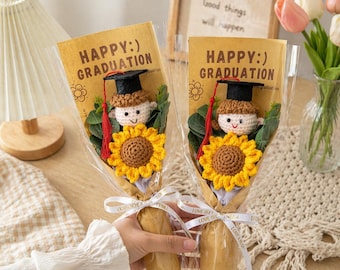 Ramo de flores de ganchillo hecho a mano para graduación, regalo de graduación tejido a mano, regalos para la escuela secundaria y la universidad, promoción de 2026.