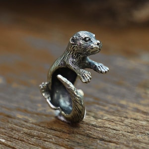 Otter Embrace ring for unisex made of sterling silver 925 cute animal style