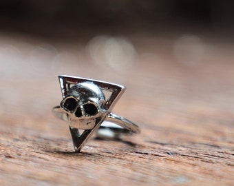 skull alchemy ouroboros ring for women made of sterling silver 925 Geometry