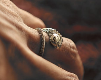Sterling Silver Chameleon Ring: Handmade Reptile Jewelry