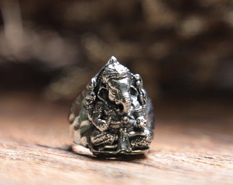 Sterling Silver Ganesha om Ring: Unisex Hindu Yoga Jewelry