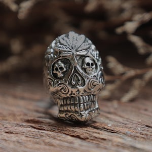 Skull sugar marijuana Ring for men made of sterling silver Mexican style