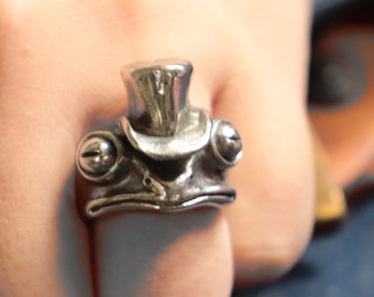 magician frog ring for man made of sterling silver 925 boho style