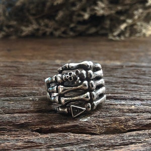 Finger Bone ring for men made of sterling silver 925 biker style