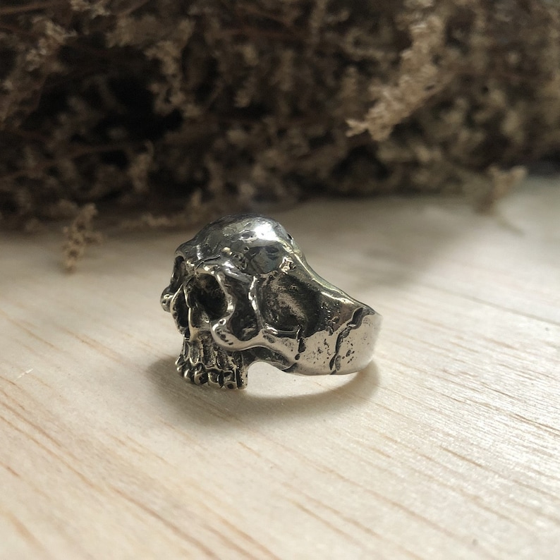 Memento Mori skull ring for men made of sterling silver 925 biker