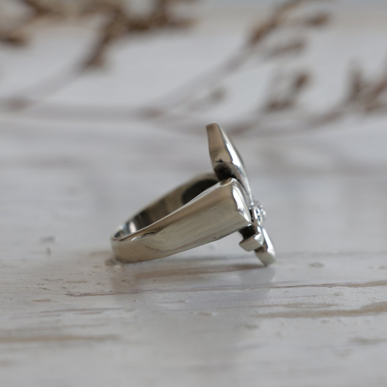 fleur de lis ring for girl made of sterling silver 925 Minimal