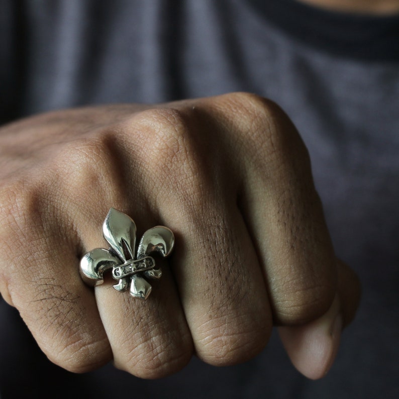fleur de lis ring for girl made of sterling silver 925 Minimal