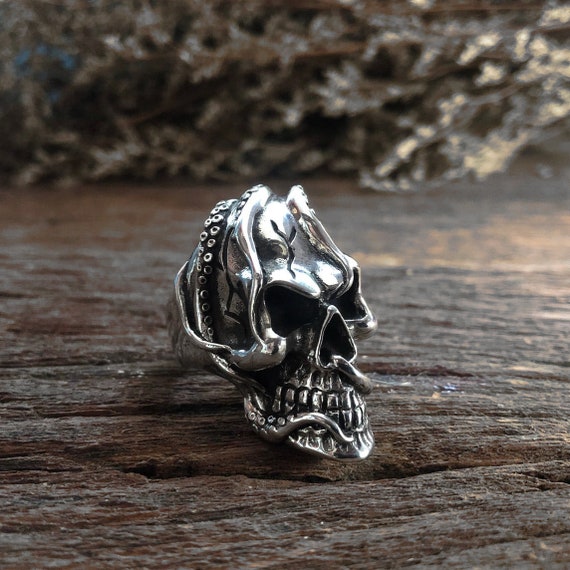 Octopus skull ring deals