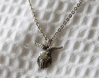 Goat pendant necklace for women made of sterling silver 925 Satan Pentagram