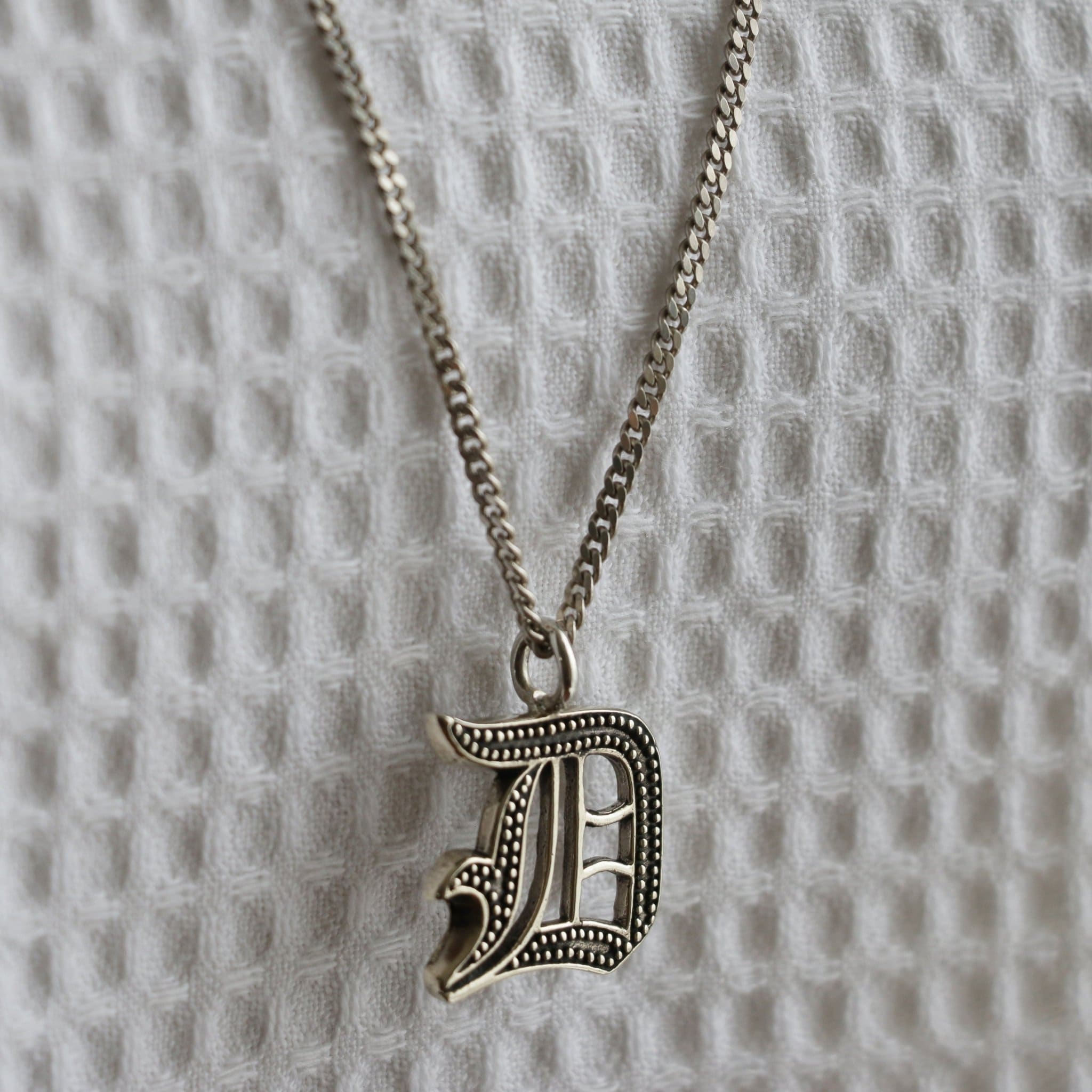 LETTER D SILVER NECKLACE – Sisi Copenhagen