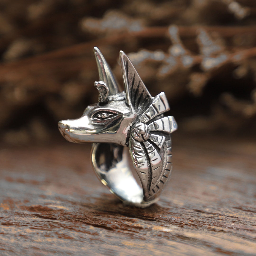 Anillo egipcio Anubis para hombre fabricado en plata de ley 925