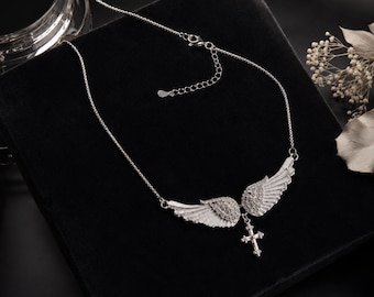 Collar con cruz de alas de ángel, colgante gótico en tono plateado, joyería de fe celestial, delicado dije de cristal