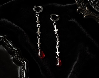 Pendientes colgantes de cruz gótica, aros colgantes en forma de lágrima roja en tono plateado