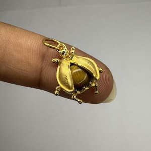 Vintage 18k Gold Marienkäfer Charm Anhänger mit Tigerauge Stein