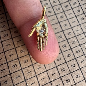 18K massivt guld Mano Cornuto Hand Charm-hänge, diamantfigahalsband och armband (18 mm)