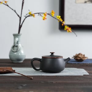 Handmade Jianshui Clay Teapot 200ml Han Tile Gold Band Gongfu