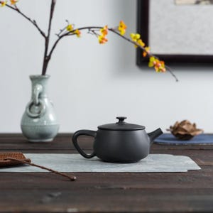 Handmade Jianshui Clay Teapot 200ml Han Tile Minimal Gongfu