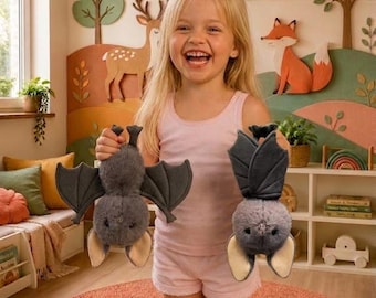 Adorno de murciélago de peluche gris hecho a mano para el espejo retrovisor del coche en Halloween – Decoración espeluznante de peluche
