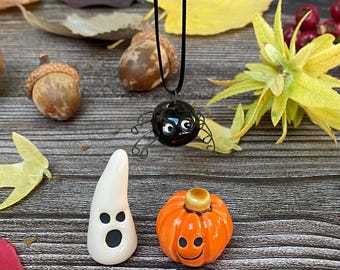 HANDMADE Mini Ceramic Halloween Set – Pumpkin, Ghost & Hanging Spider