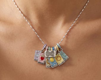 Collar con dije de carta de tarot vintage, colgante místico celestial de esmalte, joyería de sol, luna y estrellas, regalo estético bohemio de adivina para ella.