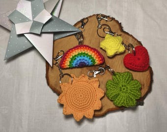 Schlüsselanhänge gehäkelt - Glücksbringer -, Taschenanhänger - kleines Geschenk für Freundin - bunt & handmade - Boho Accessoire