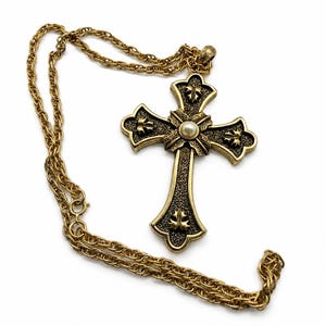 Vintage 1975 Sarah Coventry Limited Edition Cross Necklace Gothic Medieval Fleur De Lis Pendant