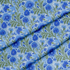 Tecido com estampa de flores de centáurea azul, 147 cm de largura, poliéster, vendido por metro.