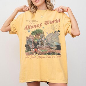 Camiseta vintage de Mickey de Disney World Comfort Colors, camiseta retro de Mickey y sus amigos, camiseta de vacaciones de Walt Disney World, camiseta de atuendo para viaje a Disney 2026 imagen 5